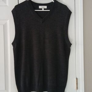 Turnbury Mens 100% Extra Fine Merino Wool V-neck sweater vest Sz L NWOT